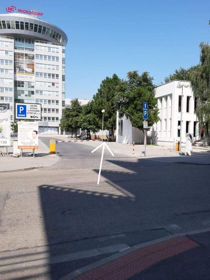 Living Bratislava By The Bus Station Vandrarhem Exteriör bild